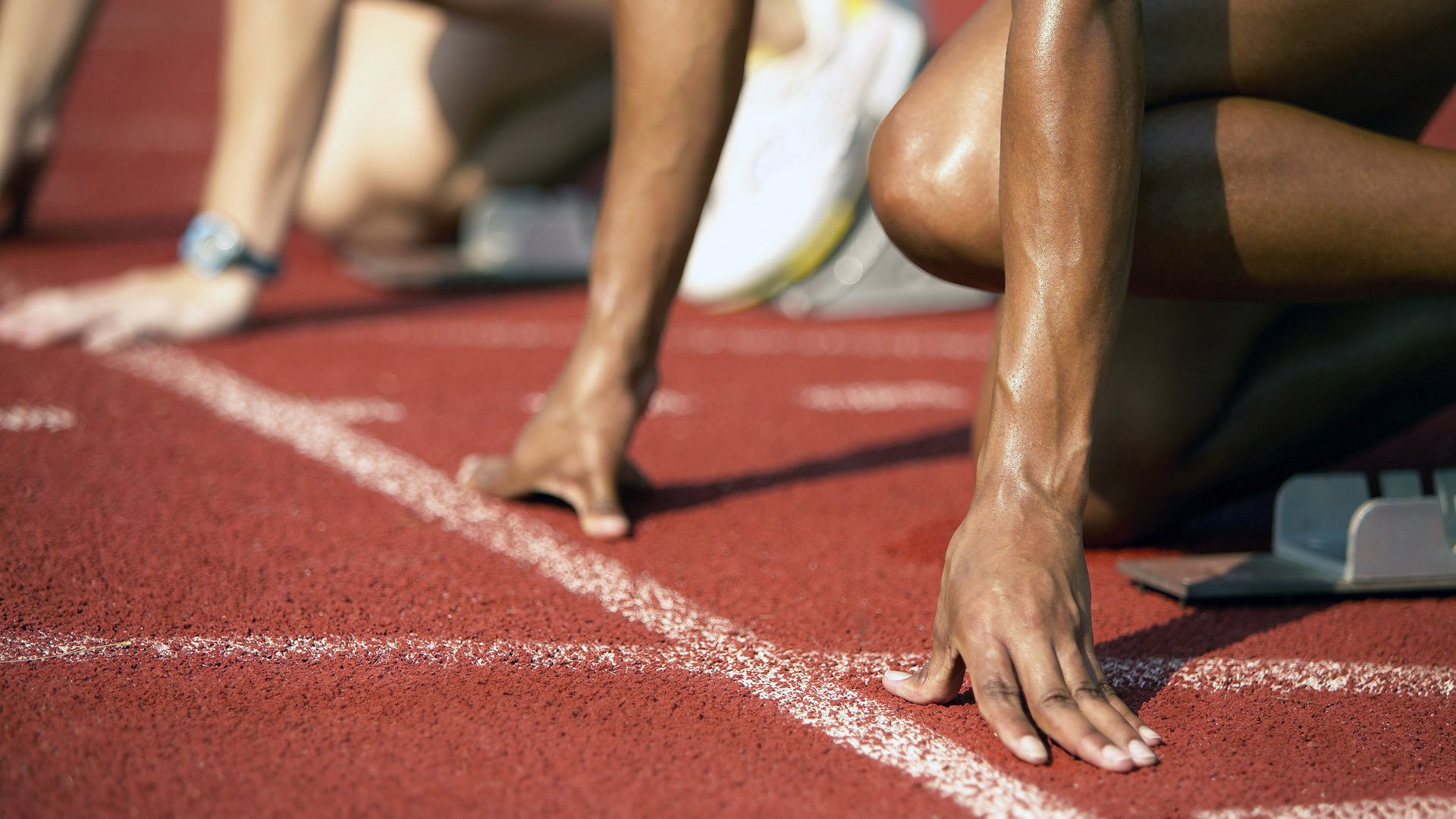 排球赛场焦点！中国队对阵西班牙队，关键一战，双方鏖战至最后一刻